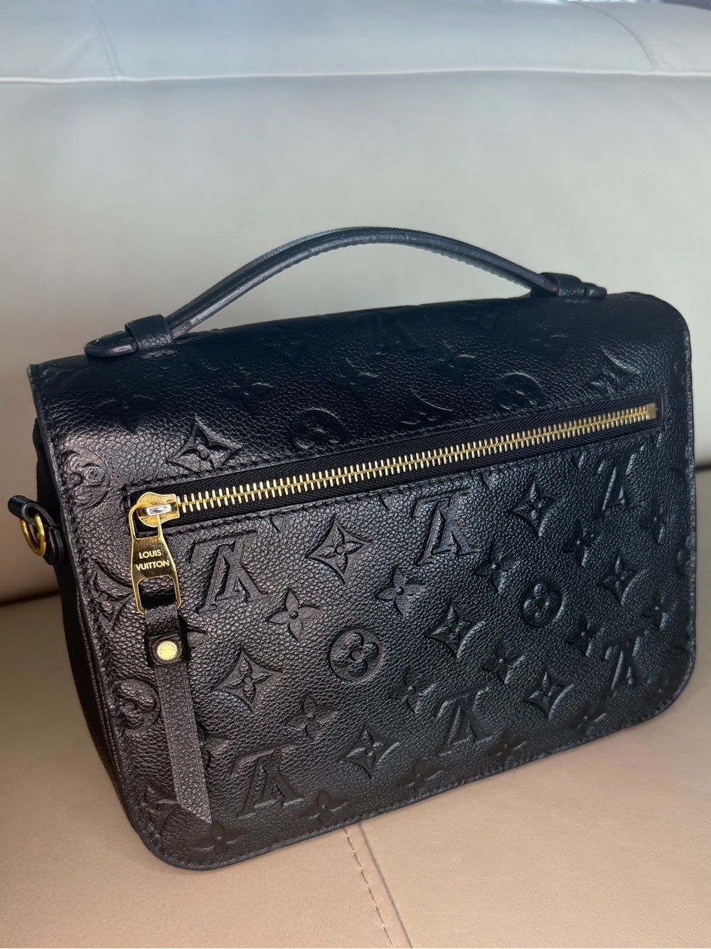 Louis Vuitton Black Pochette Metis in Empriente Leather - Picture 4 of 11
